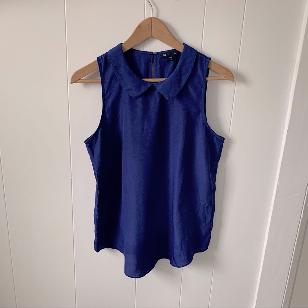 Gap blue sleeveless top w/ collar
